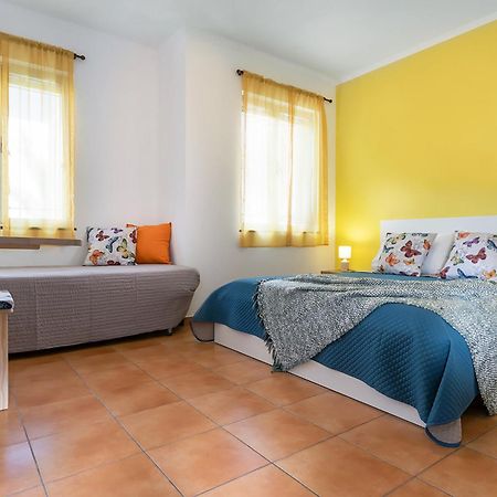 Rainbow Guest House مادالينا المظهر الخارجي الصورة